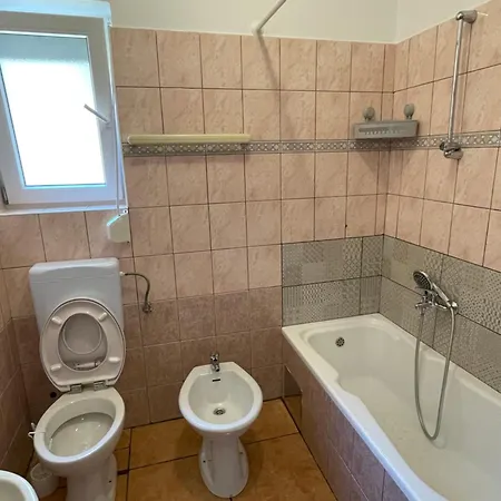 A&r Apartman *